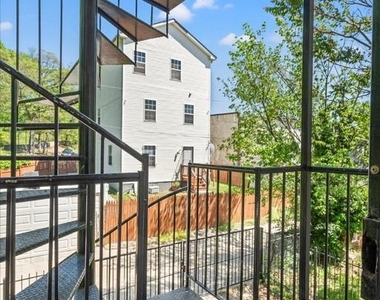 1241 18th Street Ne - Photo Thumbnail 15
