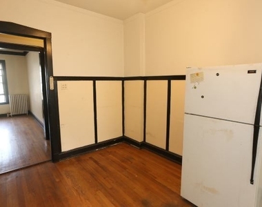 1923 W Winnemac Avenue - Photo Thumbnail 2