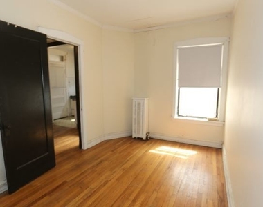 1923 W Winnemac Avenue - Photo Thumbnail 11