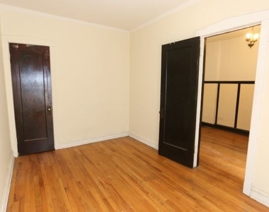 1923 W Winnemac Avenue - Photo Thumbnail 12