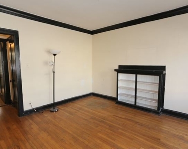 1923 W Winnemac Avenue - Photo Thumbnail 7