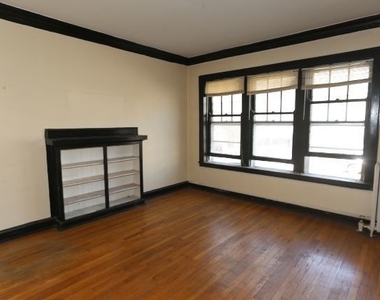 1923 W Winnemac Avenue - Photo Thumbnail 6