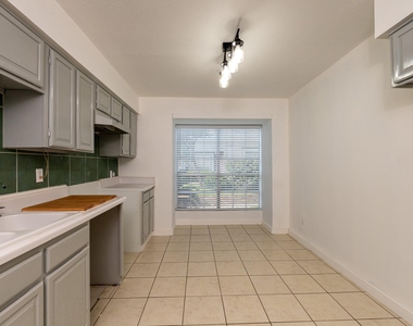 8486 Ariel Street - Photo Thumbnail 15