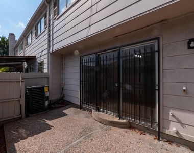 8486 Ariel Street - Photo Thumbnail 18