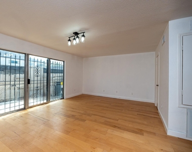 8486 Ariel Street - Photo Thumbnail 28