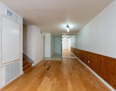 8486 Ariel Street - Photo Thumbnail 25