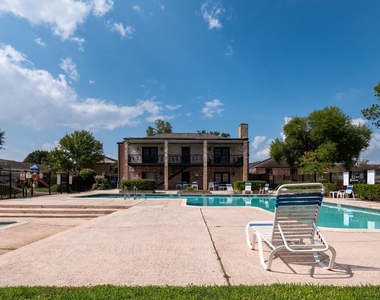 8486 Ariel Street - Photo Thumbnail 5