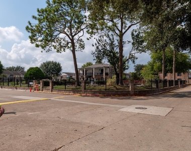 8486 Ariel Street - Photo Thumbnail 8