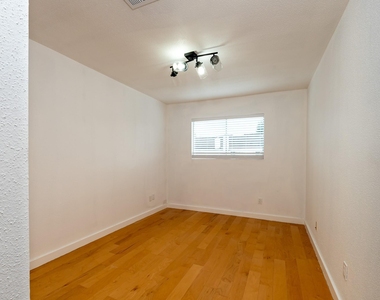 8486 Ariel Street - Photo Thumbnail 38
