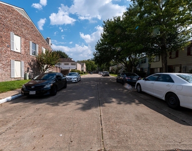 8486 Ariel Street - Photo Thumbnail 9