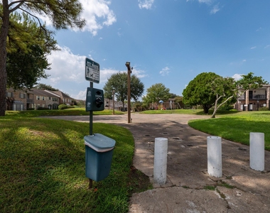 8486 Ariel Street - Photo Thumbnail 3