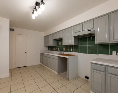8486 Ariel Street - Photo Thumbnail 16