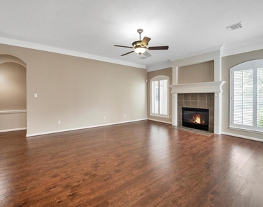 2711 Sica Hollow Lane - Photo Thumbnail 4