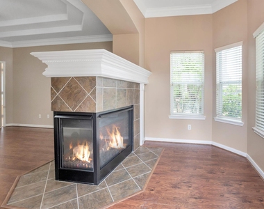 2711 Sica Hollow Lane - Photo Thumbnail 7