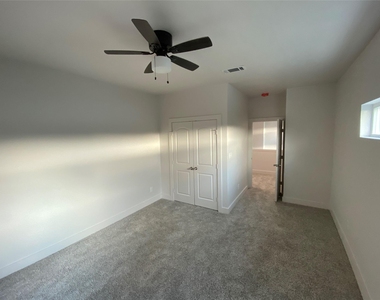 9741 Fabiola Drive - Photo Thumbnail 5