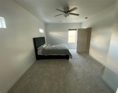 9741 Fabiola Drive - Photo Thumbnail 3