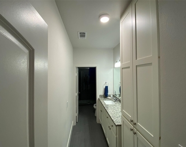 9741 Fabiola Drive - Photo Thumbnail 7