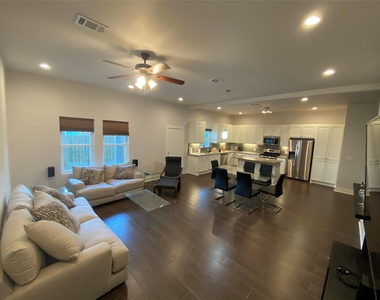 9741 Fabiola Drive - Photo Thumbnail 2