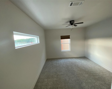 9741 Fabiola Drive - Photo Thumbnail 6