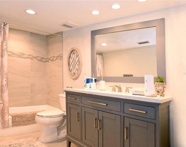 4900 Brittany Drive S - Photo Thumbnail 20
