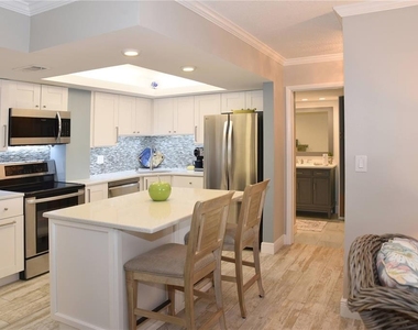 4900 Brittany Drive S - Photo Thumbnail 6