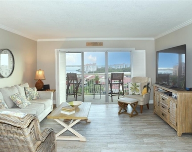 4900 Brittany Drive S - Photo Thumbnail 9