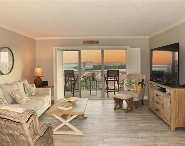 4900 Brittany Drive S - Photo Thumbnail 13