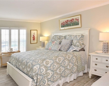 4900 Brittany Drive S - Photo Thumbnail 15