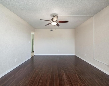 5950 Pelican Bay Plaza S - Photo Thumbnail 14