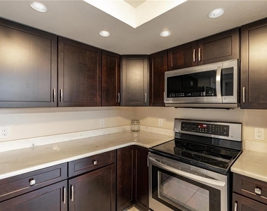5950 Pelican Bay Plaza S - Photo Thumbnail 8