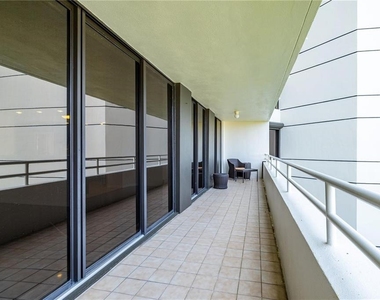 5950 Pelican Bay Plaza S - Photo Thumbnail 23