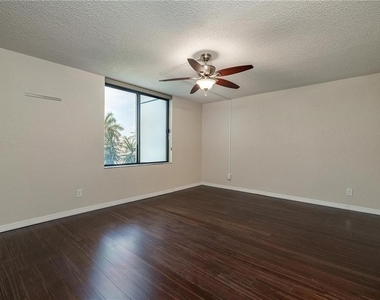 5950 Pelican Bay Plaza S - Photo Thumbnail 19