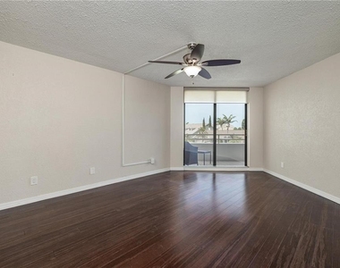 5950 Pelican Bay Plaza S - Photo Thumbnail 13