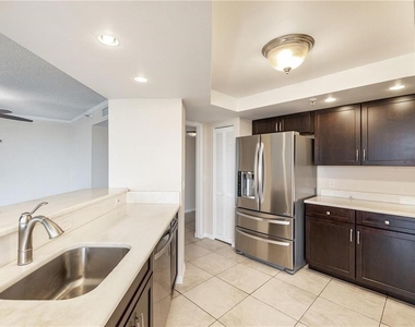 5950 Pelican Bay Plaza S - Photo Thumbnail 7