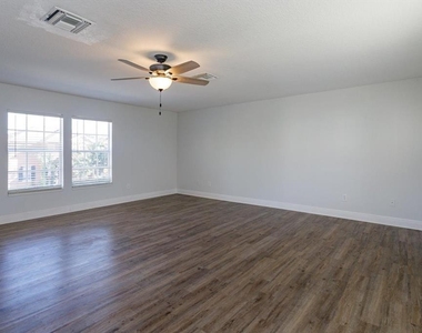 7121 Blue Indigo Crescent - Photo Thumbnail 4