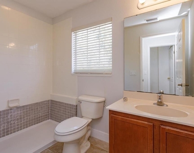 7121 Blue Indigo Crescent - Photo Thumbnail 6