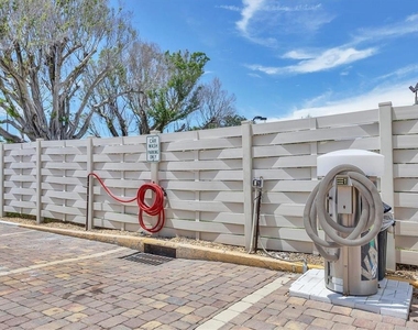 1250 N Portofino Drive - Photo Thumbnail 35