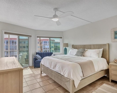 1250 N Portofino Drive - Photo Thumbnail 13
