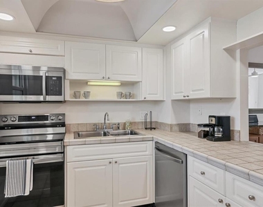 1250 N Portofino Drive - Photo Thumbnail 8
