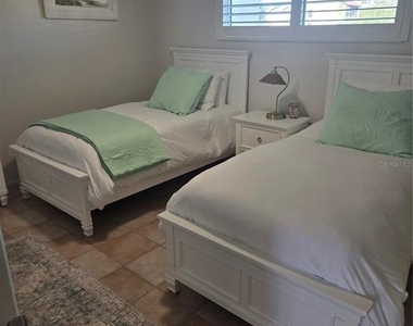 1250 N Portofino Drive - Photo Thumbnail 18