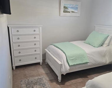 1250 N Portofino Drive - Photo Thumbnail 17