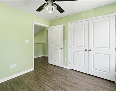 806 S Newsom Street - Photo Thumbnail 23