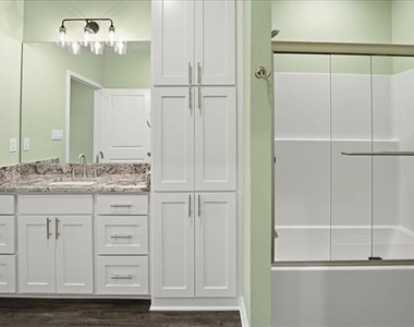 806 S Newsom Street - Photo Thumbnail 15