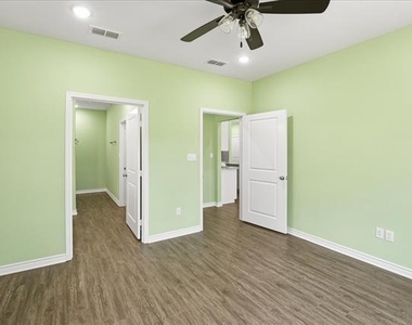 806 S Newsom Street - Photo Thumbnail 14