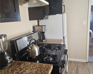 820 Jackson - Photo Thumbnail 5