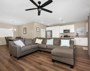 475 W Camellia Way - Photo Thumbnail 6