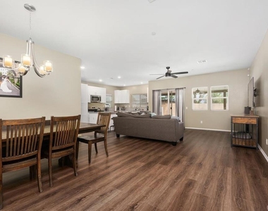 475 W Camellia Way - Photo Thumbnail 4