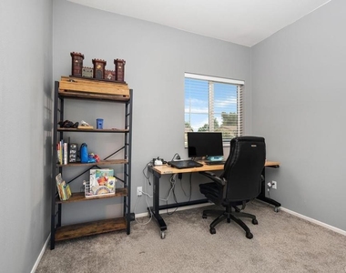 475 W Camellia Way - Photo Thumbnail 14