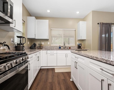 475 W Camellia Way - Photo Thumbnail 7