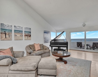 21625 Pacific Coast Highway - Photo Thumbnail 5